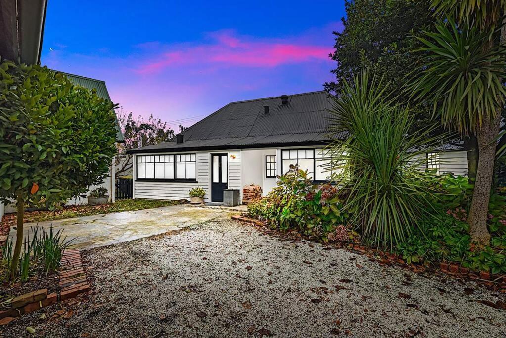 Blackwood Tree Cottage - Heritage Listed Property - Evandale! Exterior foto
